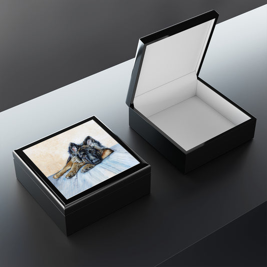 ewelry Box Lacquered Keepsake box with German Shepherd Image open