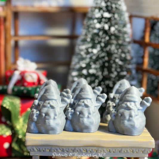 Unfinished 3D printed Mini Santas in Grey