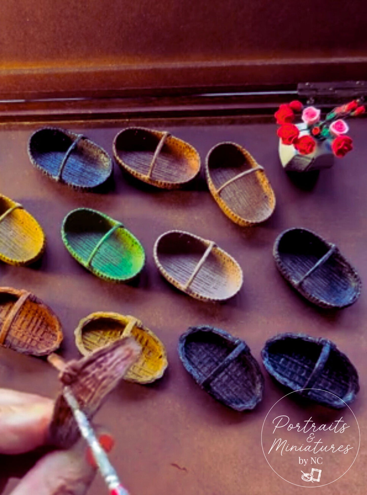 Artisan 1:12 Miniature Woven Basket – Hand-Painted Oil Finish