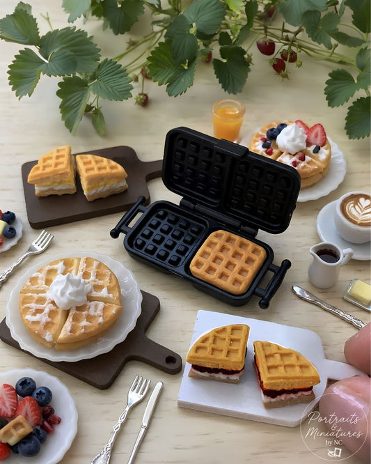 Miniature Waffle Maker in 1/12 scale