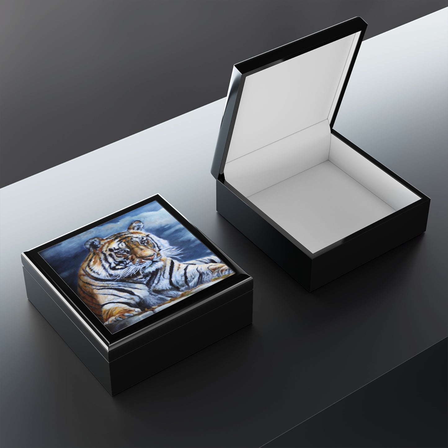 Jewelry/ Keepsake Box - Bengal Tiger Lacquer Box open