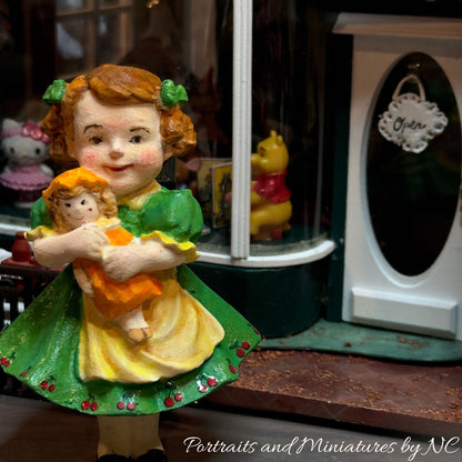 Miniature Dollhouse/Diorama Figurines - Girl with Doll