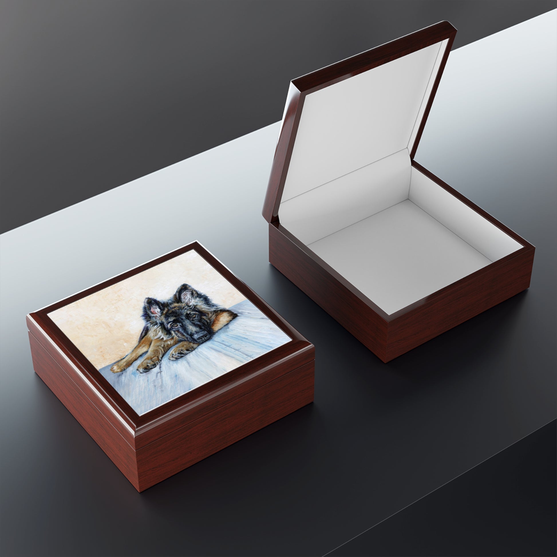 ewelry Box Lacquered  Keepsake box with German Shepherd Image open