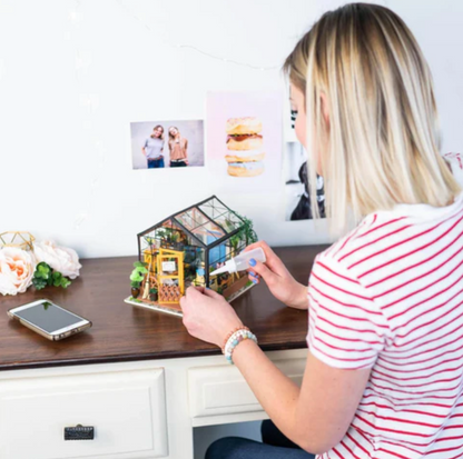 Miniature DIY Kit - Greenhouse Flower Shop in Situ