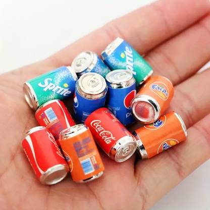 4pcs Dollhouse Dollhouse Mini Soda Cans - Miniature Beverages - Dollhouse Accessories in Hand