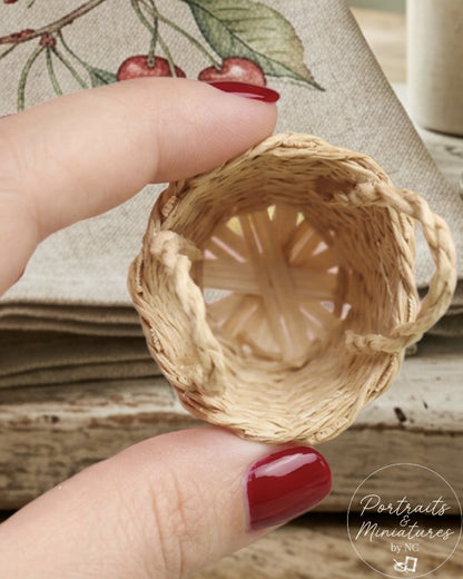 1:12 Scale Miniature Woven Storage Basket – Petite Artisan Handcrafted Dollhouse Accessory