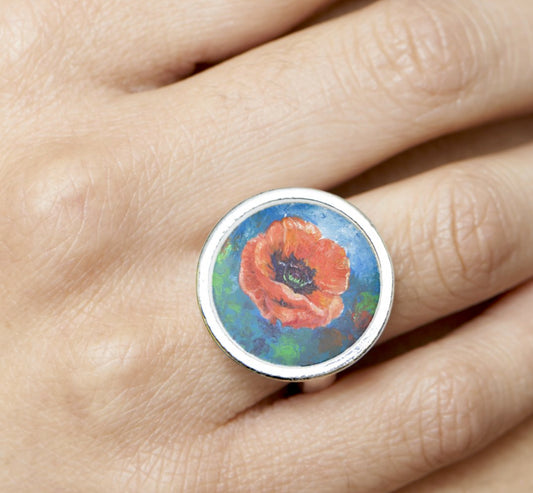 silver-plated-ring-front-poppy-flower-in-situ