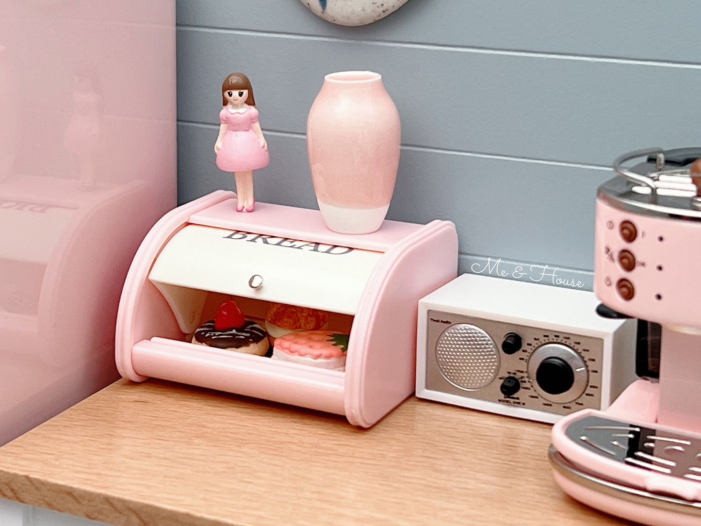 1/6 Scale Retro Bread Box Barbie and BJD Dollhouse Accessory