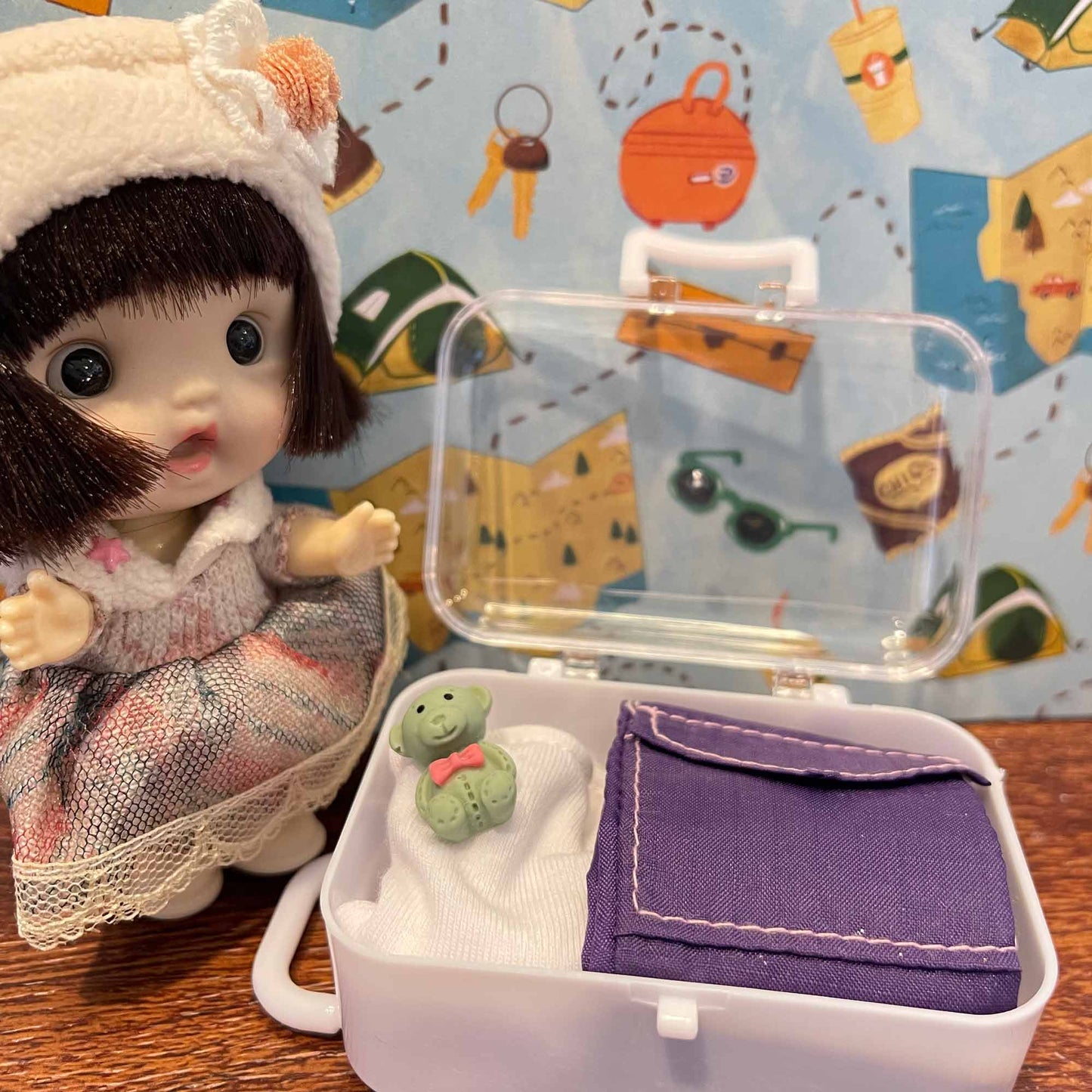 blythe-with-suitcase