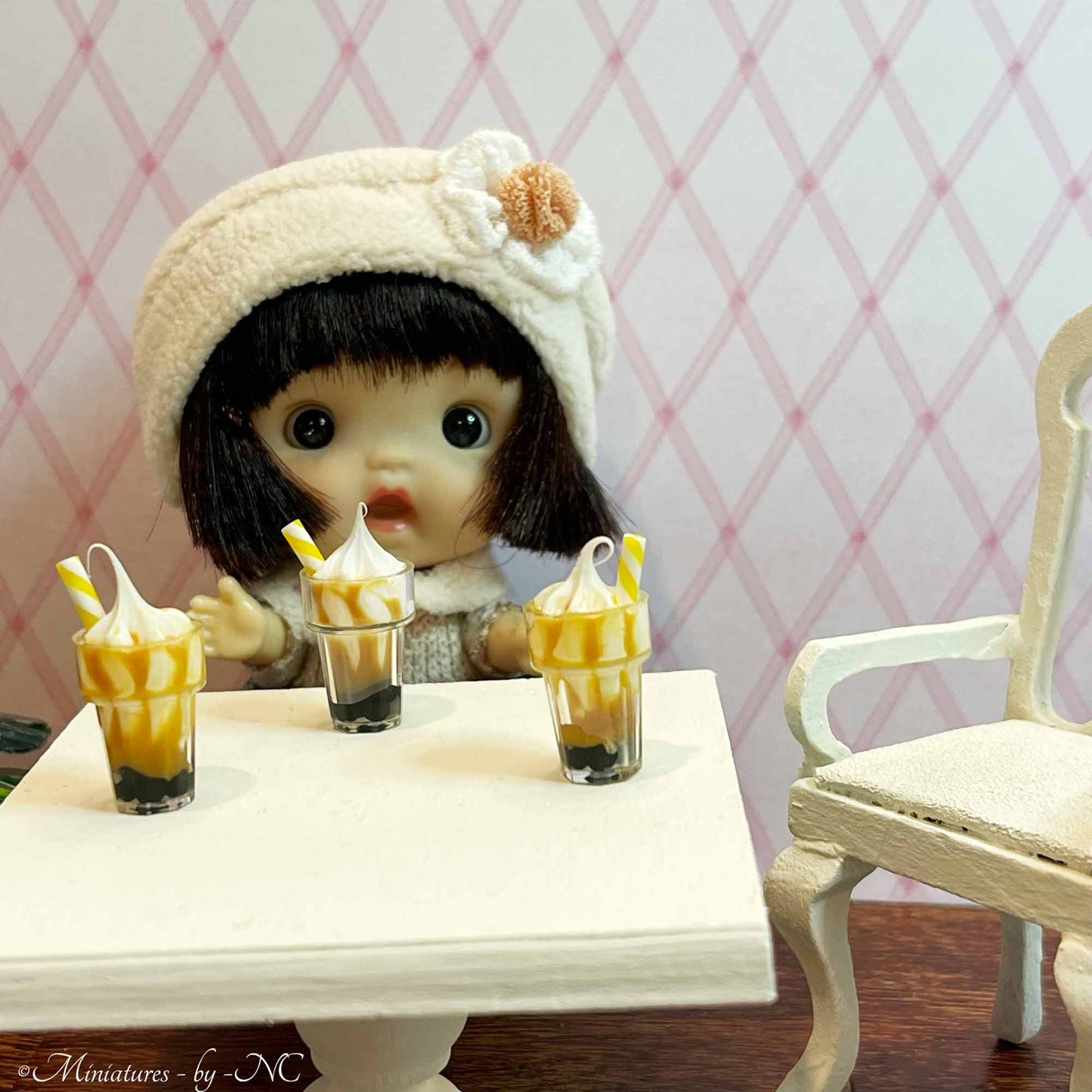 Miniatur-Eisbecher/Eiscreme-Parfait 1 12 Maßstab Puppenhaus-Zubehör