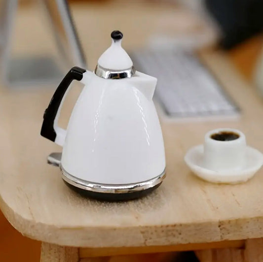 kettle-on-table