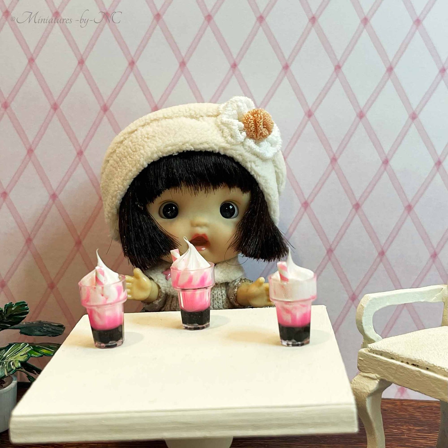 Miniatur-Eisbecher/Eiscreme-Parfait 1 12 Maßstab Puppenhaus-Zubehör