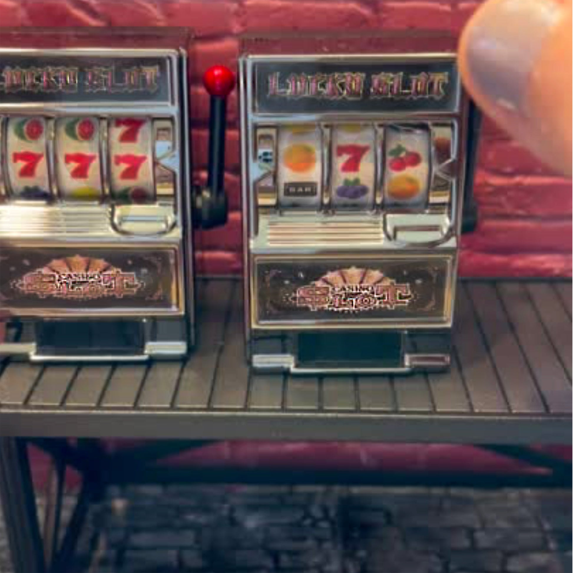 Mini Slot Machine with moveable handle